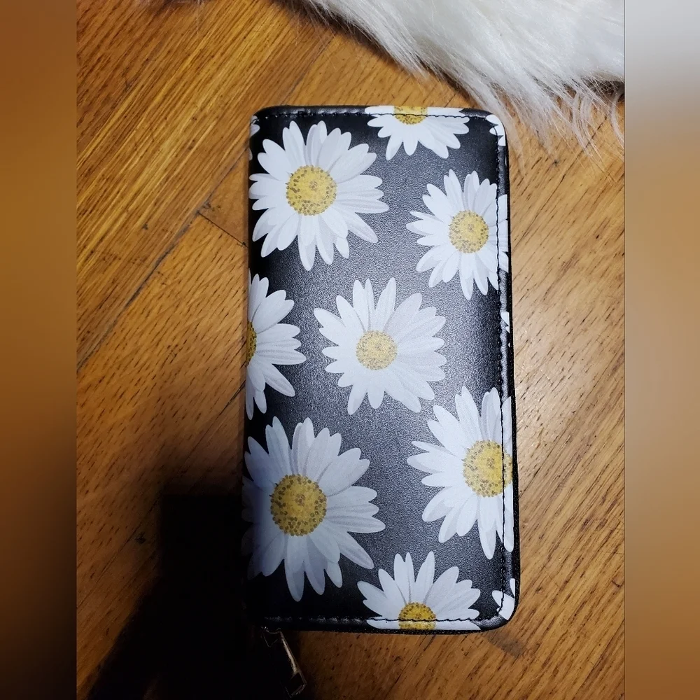 Wallets with Flowers and Skulls  ☠️ 💖